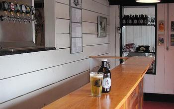 Rogues Harbor Inn Lansing 외부 사진