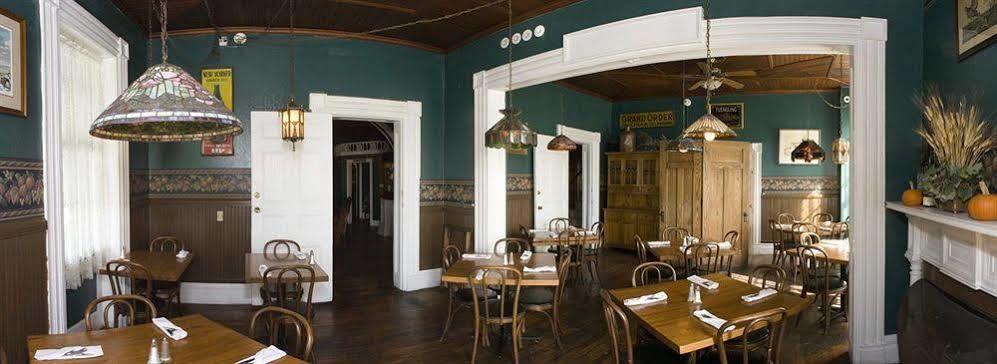 Rogues Harbor Inn Lansing 외부 사진